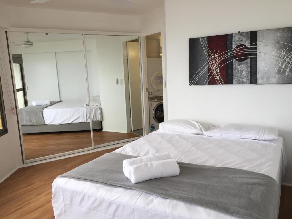 Surfers Holiday Apartments Голд-Кост Экстерьер фото