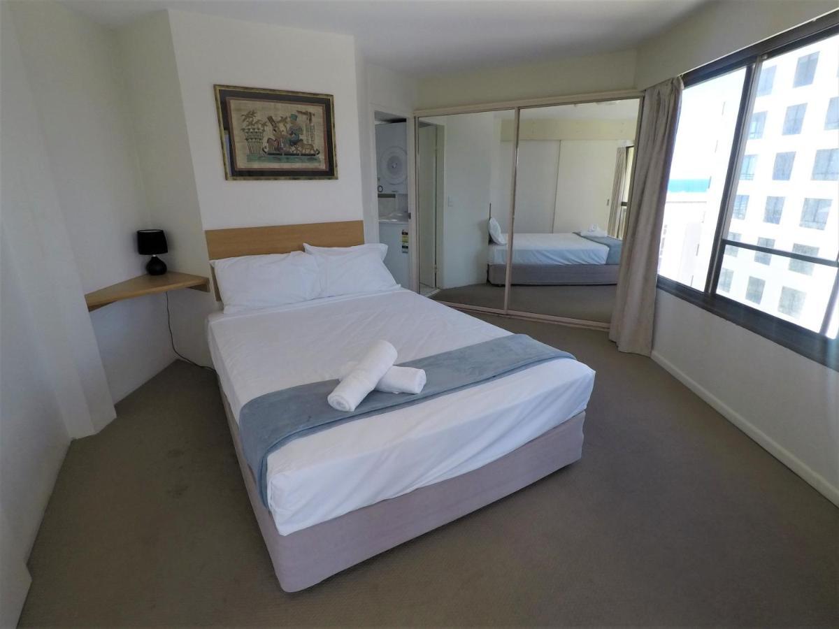Surfers Holiday Apartments Голд-Кост Экстерьер фото