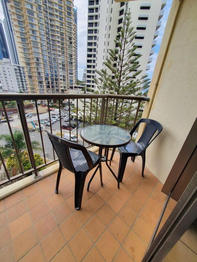 Surfers Holiday Apartments Голд-Кост Экстерьер фото